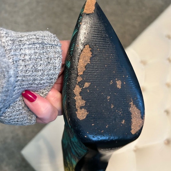 Nine West Peacock 🦚 Heels - Picture 4 of 5